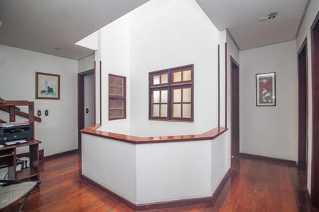 Casa à venda com 375m², 4 quartos e 2 vagasCorredor