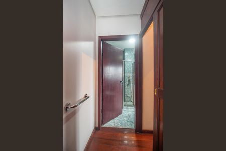 Casa à venda com 375m², 4 quartos e 2 vagasSuíte