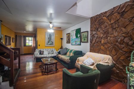 Casa à venda com 375m², 4 quartos e 2 vagasSala