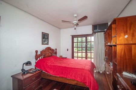 Casa à venda com 375m², 4 quartos e 2 vagasSuíte