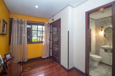 Casa à venda com 375m², 4 quartos e 2 vagasSala