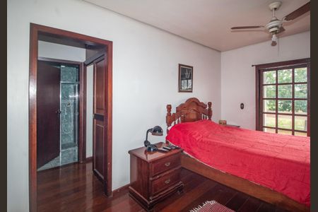 Casa à venda com 375m², 4 quartos e 2 vagasSuíte
