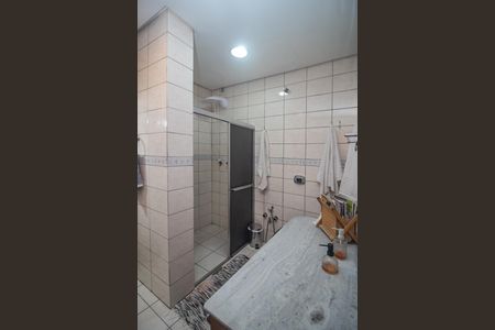 Casa à venda com 375m², 4 quartos e 2 vagasBanheiro de Serviço