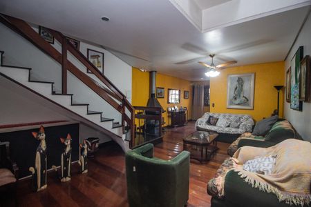 Casa à venda com 375m², 4 quartos e 2 vagasSala