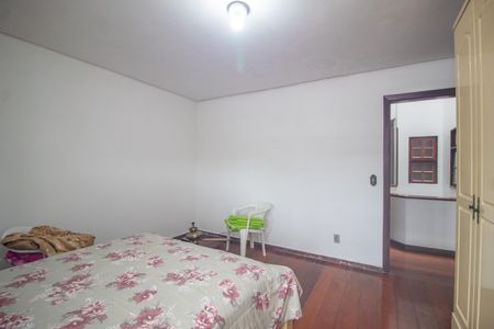 Casa à venda com 375m², 4 quartos e 2 vagasQuarto