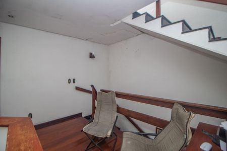 Casa à venda com 375m², 4 quartos e 2 vagasCorredor