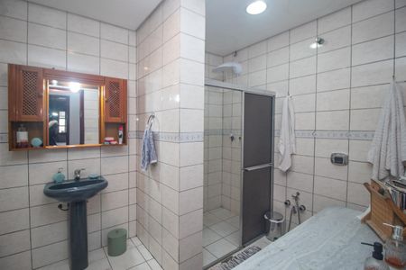 Casa à venda com 375m², 4 quartos e 2 vagasBanheiro de Serviço