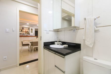 Apartamento para alugar com 120m², 5 quartos e 1 vaga Apartamento para alugar com 120m², 5 quartos e 1 vagaBanheiro da Suíte 2