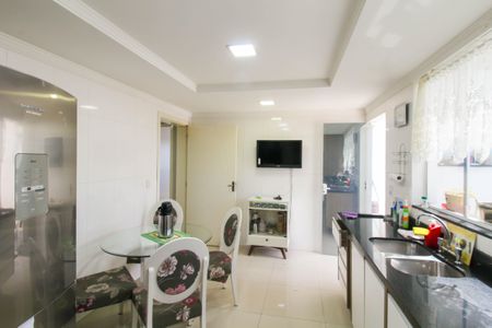 Apartamento para alugar com 120m², 5 quartos e 1 vaga Apartamento para alugar com 120m², 5 quartos e 1 vagaCozinha