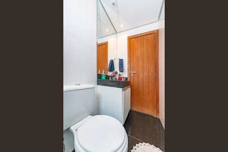 Apartamento à venda com 140m², 4 quartos e 3 vagas Apartamento à venda com 140m², 4 quartos e 3 vagasBanheiro Social