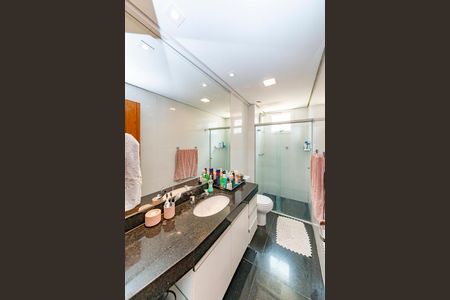 Apartamento à venda com 140m², 4 quartos e 3 vagas Apartamento à venda com 140m², 4 quartos e 3 vagasBanheiro da Suíte