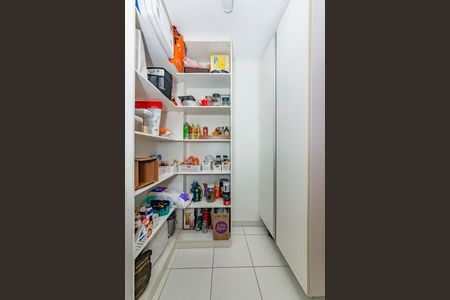 Apartamento à venda com 140m², 4 quartos e 3 vagas Apartamento à venda com 140m², 4 quartos e 3 vagasDespensa