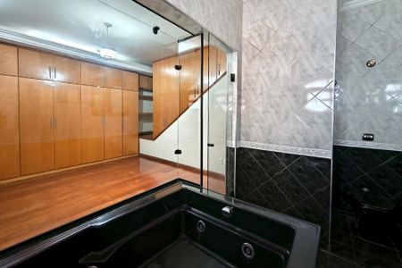 Casa à venda com 259m², 2 quartos e 2 vagas Casa à venda com 259m², 2 quartos e 2 vagasBanheiro Suíte