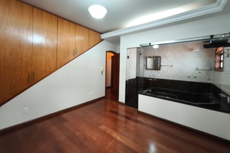 Casa à venda com 259m², 2 quartos e 2 vagas Casa à venda com 259m², 2 quartos e 2 vagasSuíte