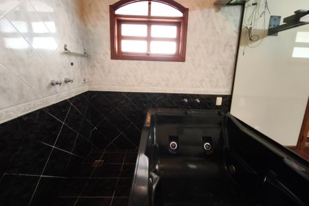 Casa à venda com 259m², 2 quartos e 2 vagas Casa à venda com 259m², 2 quartos e 2 vagasBanheiro Suíte