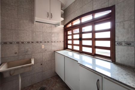 Casa à venda com 259m², 2 quartos e 2 vagas Casa à venda com 259m², 2 quartos e 2 vagasÁrea de Serviço