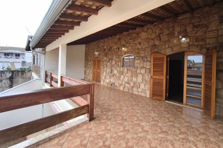 Casa à venda com 259m², 2 quartos e 2 vagas Casa à venda com 259m², 2 quartos e 2 vagasVaranda - Quartos