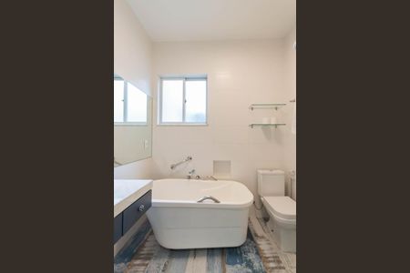 Casa à venda com 150m², 4 quartos e 3 vagasBanheiro da Suíte