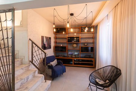 Casa à venda com 150m², 4 quartos e 3 vagasSala