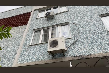 Casa à venda com 150m², 4 quartos e 3 vagas Casa à venda com 150m², 4 quartos e 3 vagasPlaquinha