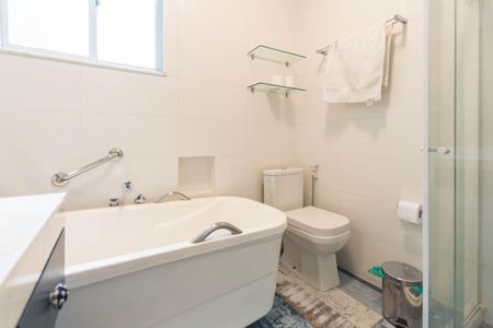 Casa à venda com 150m², 4 quartos e 3 vagasBanheiro da Suíte