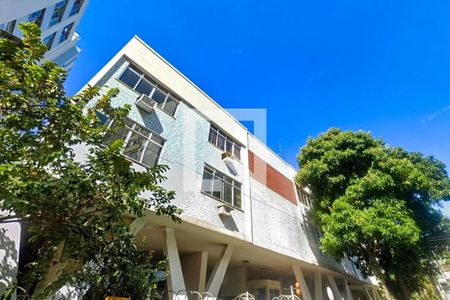 Casa à venda com 150m², 4 quartos e 3 vagas Casa à venda com 150m², 4 quartos e 3 vagasFachada