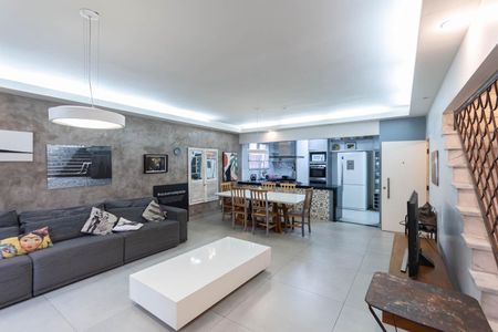 Casa à venda com 150m², 4 quartos e 3 vagasSala