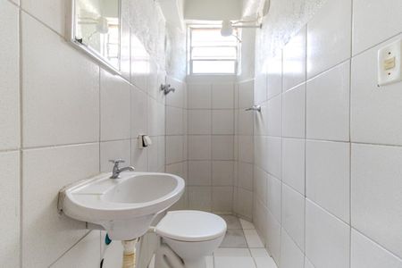 Banheiro de kitnet/studio para alugar com 1 quarto, 29m² em Santa Cecilia, São Paulo