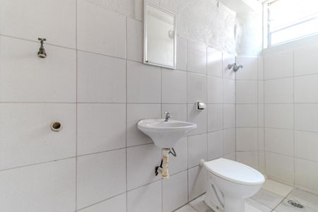 Banheiro de kitnet/studio para alugar com 1 quarto, 29m² em Santa Cecilia, São Paulo