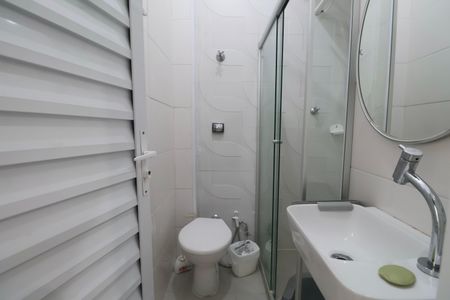 Apartamento para alugar com 159m², 4 quartos e sem vaga Apartamento para alugar com 159m², 4 quartos e sem vagaBanheiro de Serviço