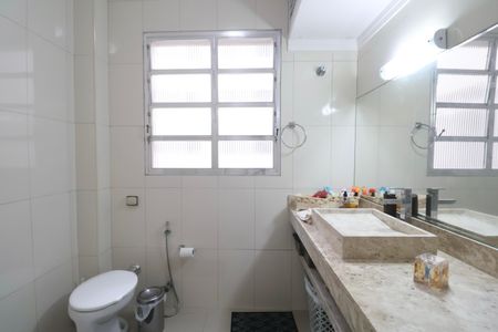 Apartamento para alugar com 159m², 4 quartos e sem vaga Apartamento para alugar com 159m², 4 quartos e sem vagaBanheiro Social 1