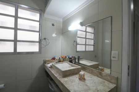 Apartamento para alugar com 159m², 4 quartos e sem vaga Apartamento para alugar com 159m², 4 quartos e sem vagaBanheiro Social 1