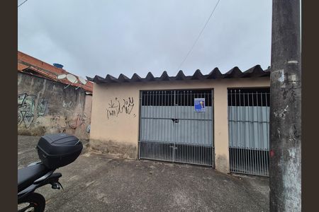 Casa para alugar com 150m², 2 quartos e 2 vagas Casa para alugar com 150m², 2 quartos e 2 vagasFachada