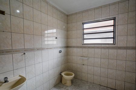 Casa para alugar com 150m², 2 quartos e 2 vagas Casa para alugar com 150m², 2 quartos e 2 vagasBanheiro
