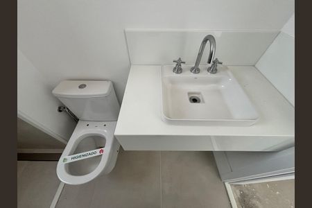 Apartamento à venda com 191m², 3 quartos e 3 vagas Apartamento à venda com 191m², 3 quartos e 3 vagasBanheiro da Suíte 2