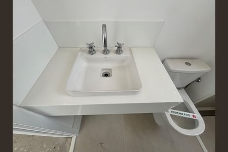 Apartamento à venda com 191m², 3 quartos e 3 vagas Apartamento à venda com 191m², 3 quartos e 3 vagasBanheiro da Suíte 1