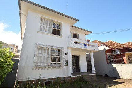 Casa à venda com 541m², 5 quartos e 6 vagasFachada