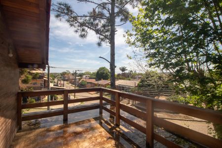 Casa à venda com 133m², 3 quartos e 2 vagas Casa à venda com 133m², 3 quartos e 2 vagasVaranda