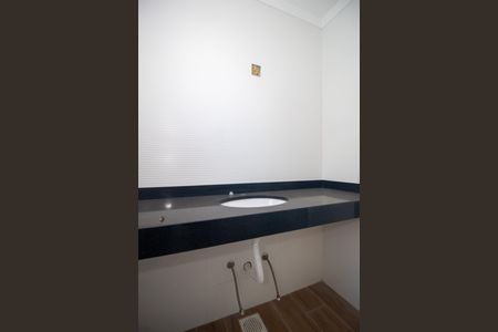 Casa à venda com 133m², 3 quartos e 2 vagas Casa à venda com 133m², 3 quartos e 2 vagasBanheiro 3