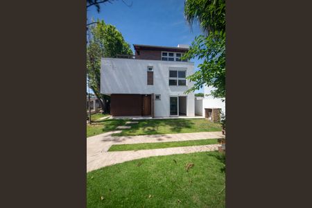 Casa à venda com 133m², 3 quartos e 2 vagas Casa à venda com 133m², 3 quartos e 2 vagasPatio