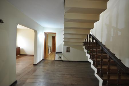 Casa à venda com 450m², 3 quartos e 3 vagasHall de circulação