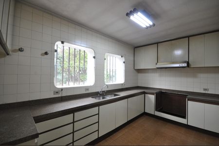 Casa à venda com 450m², 3 quartos e 3 vagasCozinha