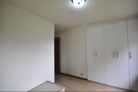 Casa à venda com 450m², 3 quartos e 3 vagasSuíte 3