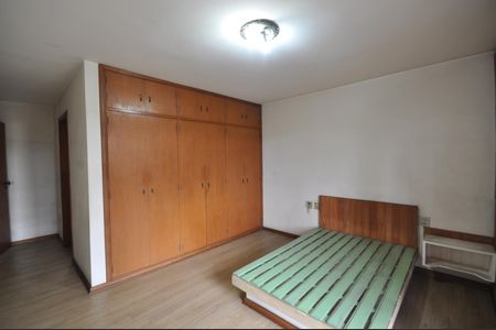 Casa à venda com 450m², 3 quartos e 3 vagasSuíte 1