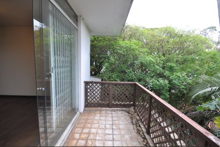 Casa à venda com 450m², 3 quartos e 3 vagasSacada da Sala