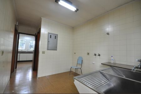 Casa à venda com 450m², 3 quartos e 3 vagasÁrea de serviço