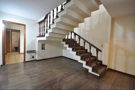 Casa à venda com 450m², 3 quartos e 3 vagasHall de circulação