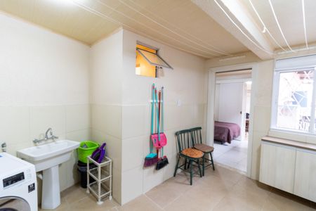 Casa à venda com 241m², 4 quartos e 3 vagas Casa à venda com 241m², 4 quartos e 3 vagasÁrea de Serviço