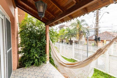 Casa à venda com 241m², 4 quartos e 3 vagas Casa à venda com 241m², 4 quartos e 3 vagasVaranda