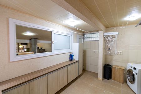 Casa à venda com 241m², 4 quartos e 3 vagas Casa à venda com 241m², 4 quartos e 3 vagasÁrea de Serviço